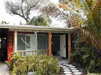 1st image of 1009 SW 22nd St
