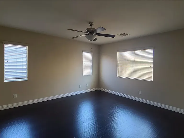 7449 W Mistral Ave #0 — Photo 21