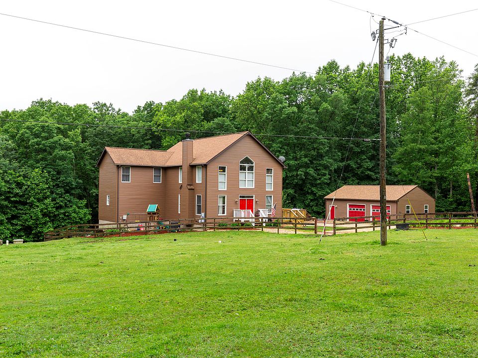1st image of 10 Woodbourne Ln