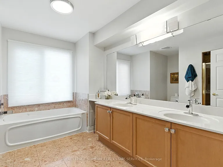 442 Maple Ave #7 — Photo 27