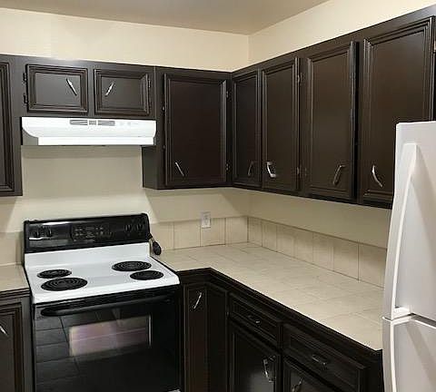 2nd image of 1825 Taylor St #2