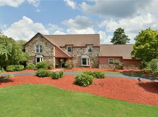 487 Riverbend Dr, Advance, NC 27006