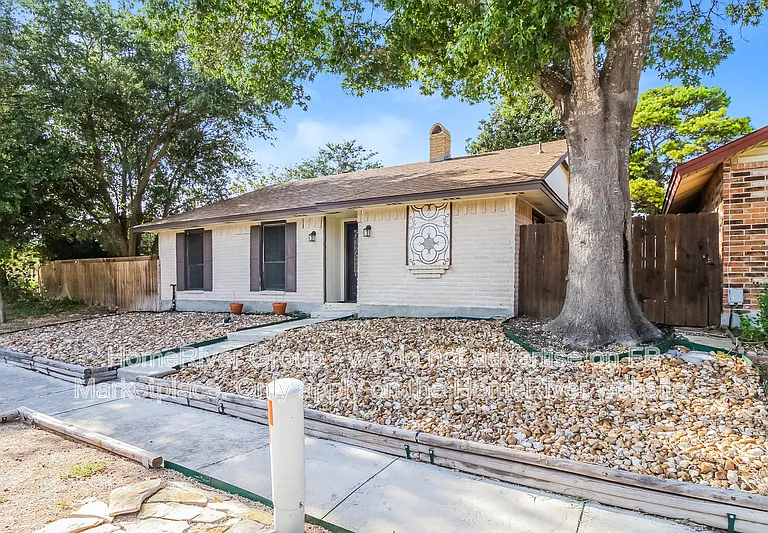 656 Fern Meadow Dr — Photo 2