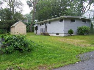 65 Twin Leaf Trl, Saunderstown, RI 02874