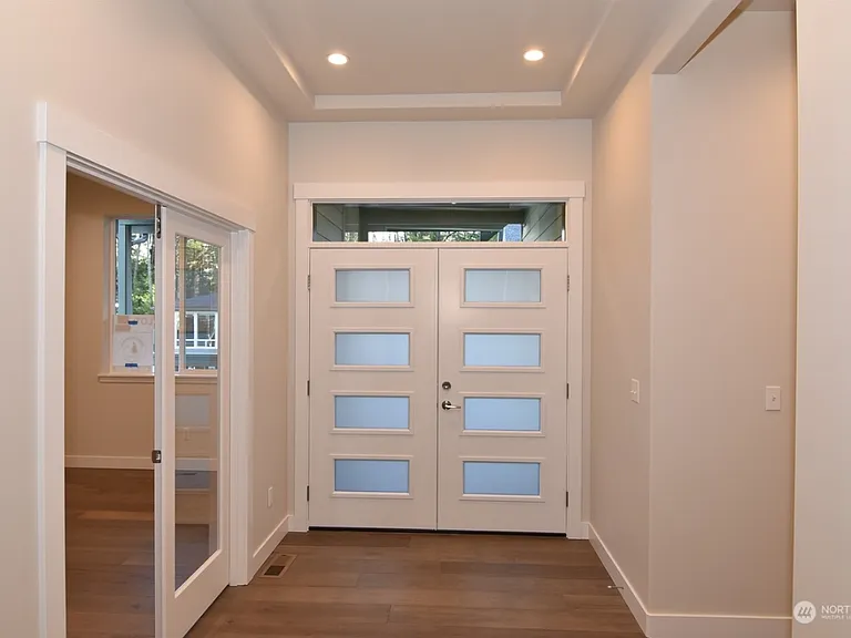 1129 Brookstone Dr — Photo 2