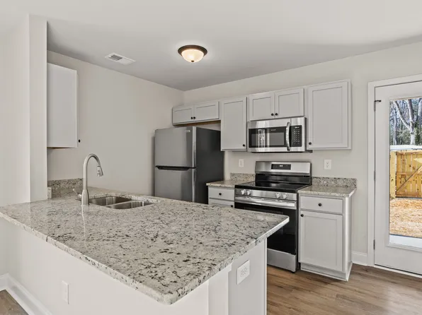 109A N 6th St, Easley, SC 29640