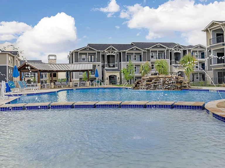 Vantage at McKinney Falls Pool