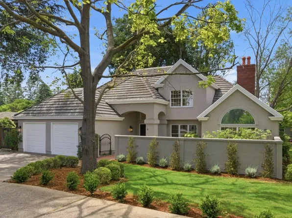 8 Almendra Ln, Los Altos, CA 94022