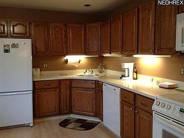 5th image of 172 Laurie Ln