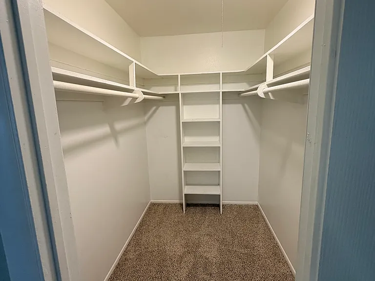 The Addison Apartment — Photo 18