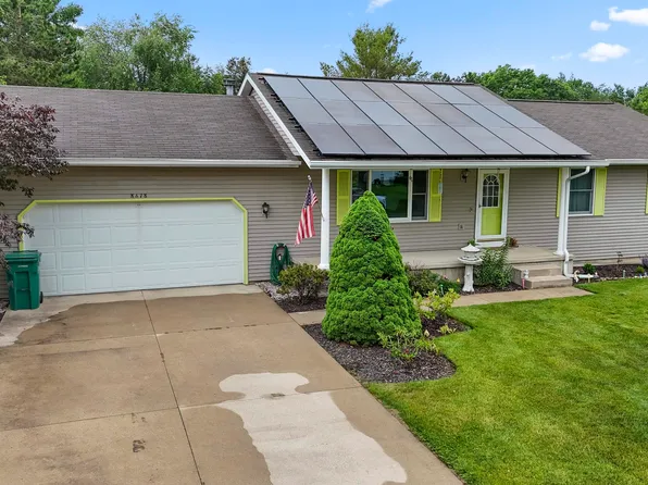 8678 Lamplighter Ln, Cadillac, MI 49601