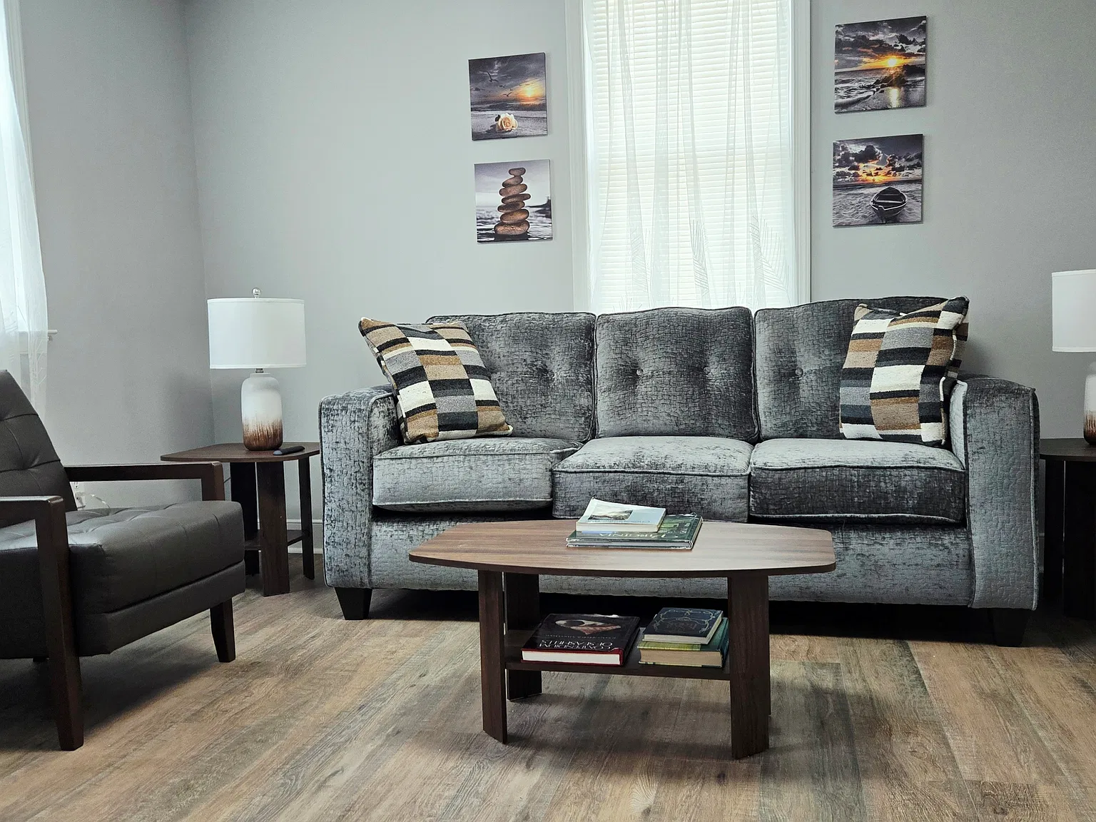 2 bed, 735 sqft, $2,295 — Photo 2