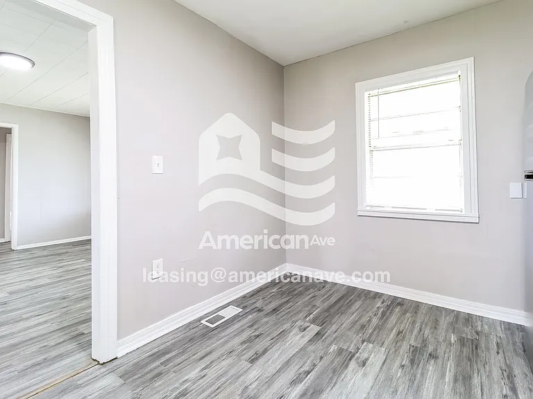 1651380_007_breakfast_nook_14364288.jpg