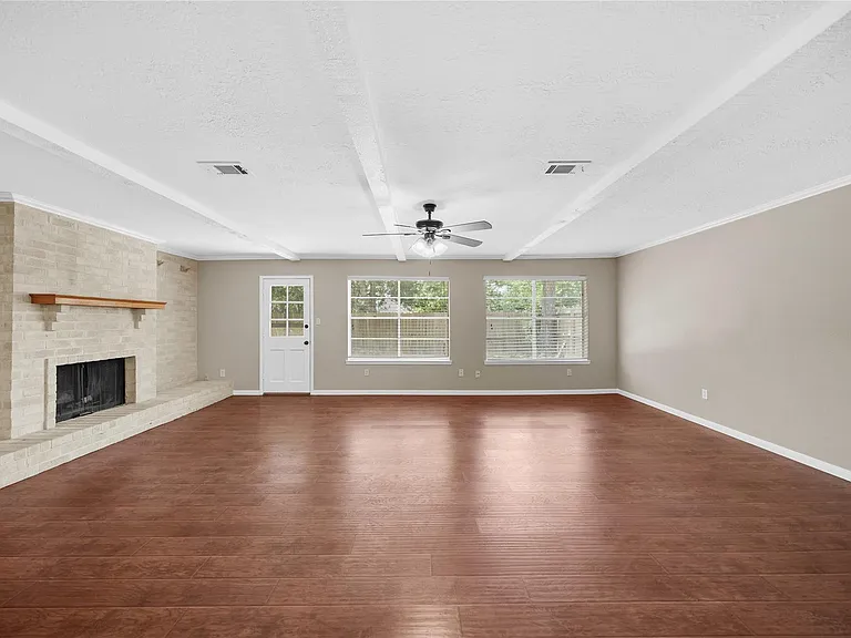 16306 Forest Bend Ave — Photo 5