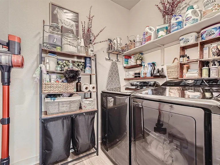 8005 Linnie Ln — Photo 24