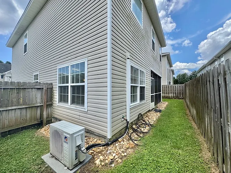 126 Farrah Ave — Photo 34