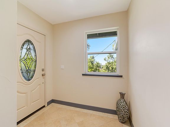 3rd image of 80 Park Ln