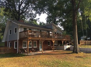 563 Shoreline Dr, Lexington, NC 27292