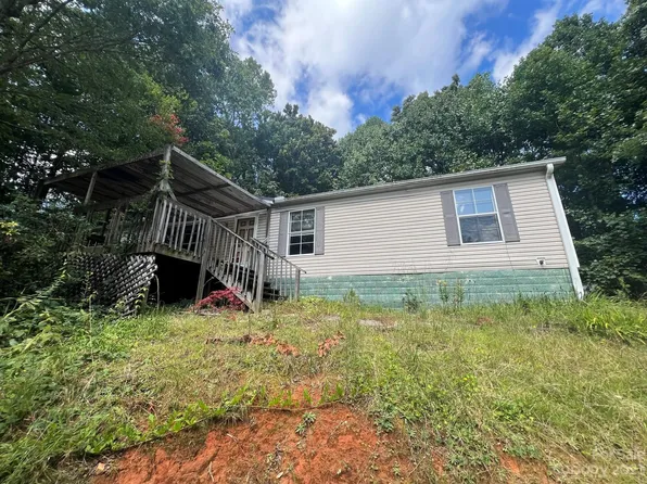 199 Hummingbird Dr, Rosman, NC 28772