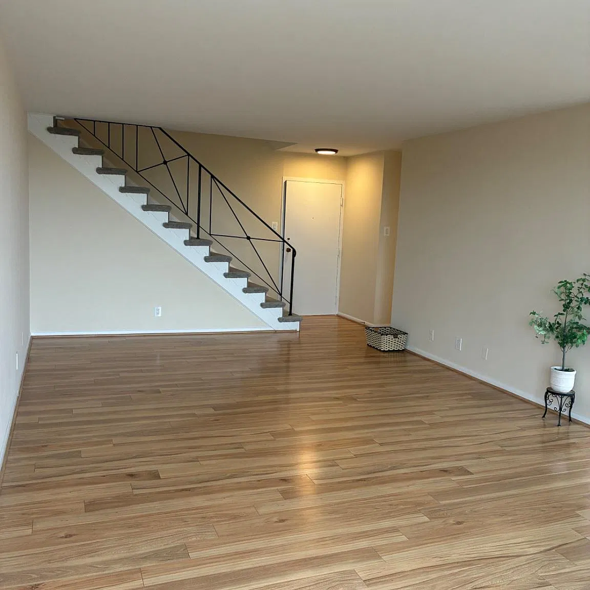 1 bed, 1.5 bath, 943 sqft, $1,900 — Photo 4