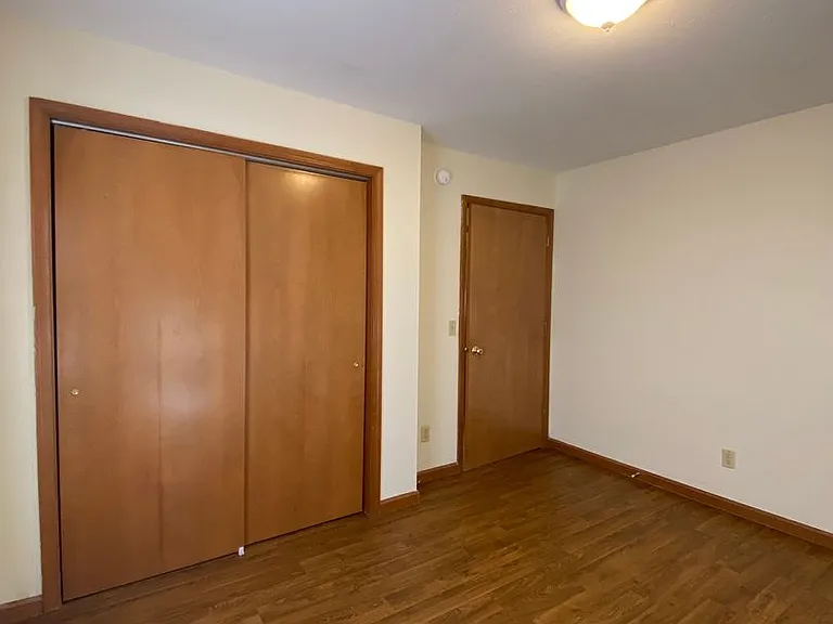 218 Stonewall Ct — Photo 4