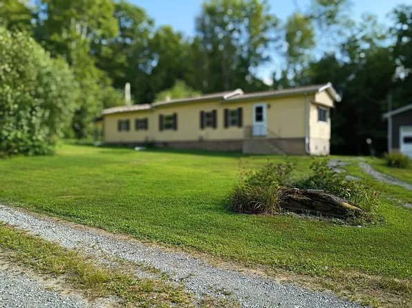 46 Covey Dr, Factoryville, PA 18419
