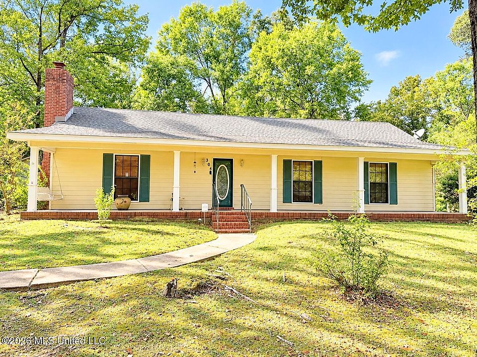 1st image of 304 Pebble Creek Rd