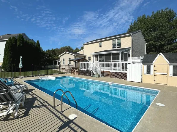 7 Joseph Pyle Dr, West Grove, PA 19390