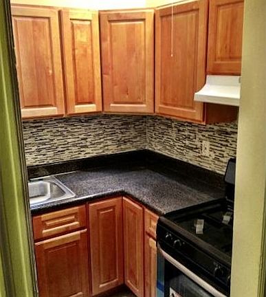 5th image of 328 E 53rd St APT 3