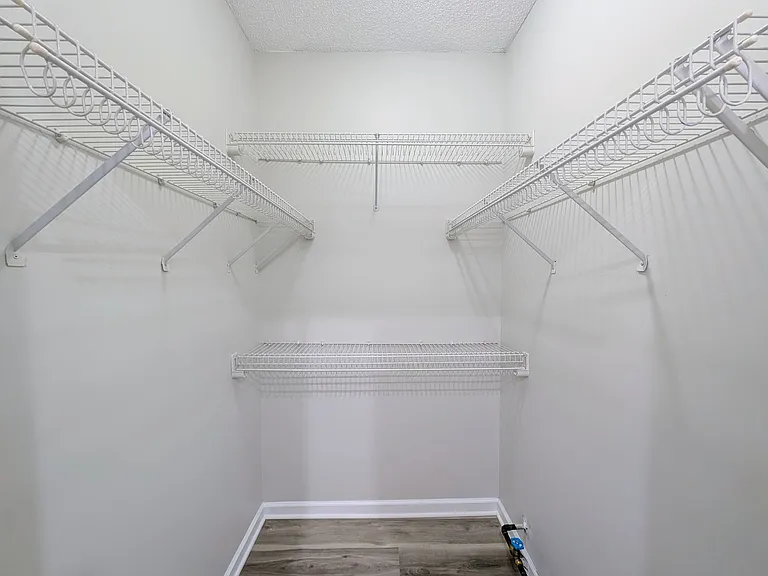 220 Misty Groves Cir — Photo 15