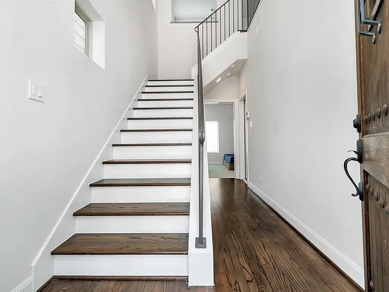 1221 Bonner St — Photo 6