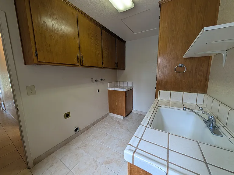 1008 Duffin Dr — Photo 11