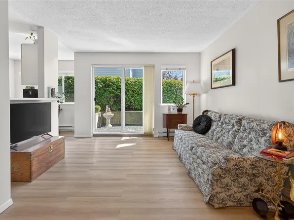 698 Aspen Rd #102C, Comox, BC V9M 3S9