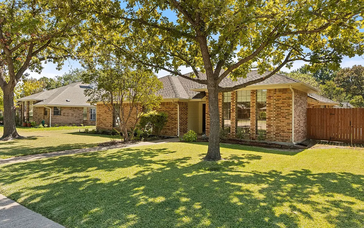 3 bed, 1883 sqft, $2,900 — Photo 2