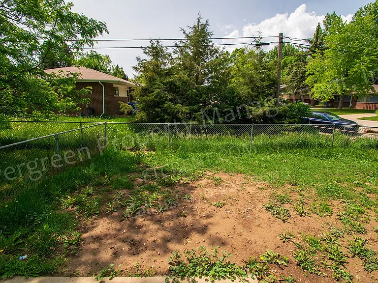 2439 Clearview Ave — Photo 23