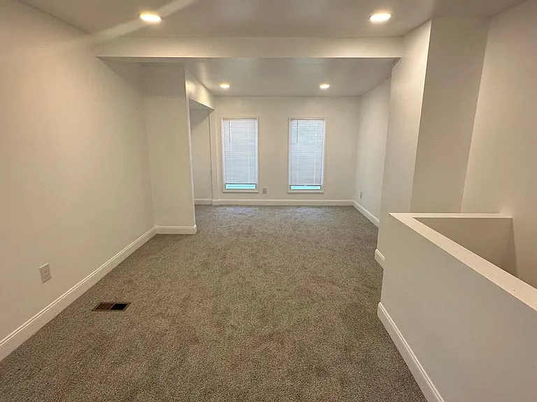 142 Miller Ln — Photo 2