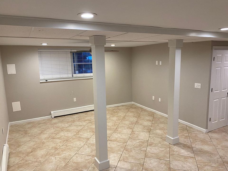 1st image of 9 Irish Ln #1