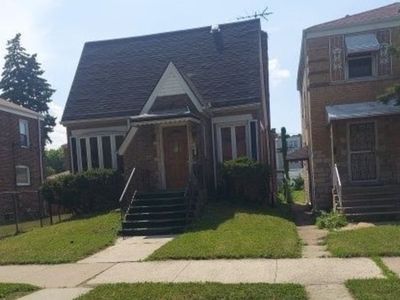 8352 S Saint Lawrence Ave, Chicago, IL, 60619