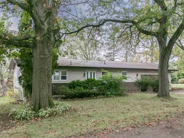 400 Summit Dr NE, Solon, IA 52333