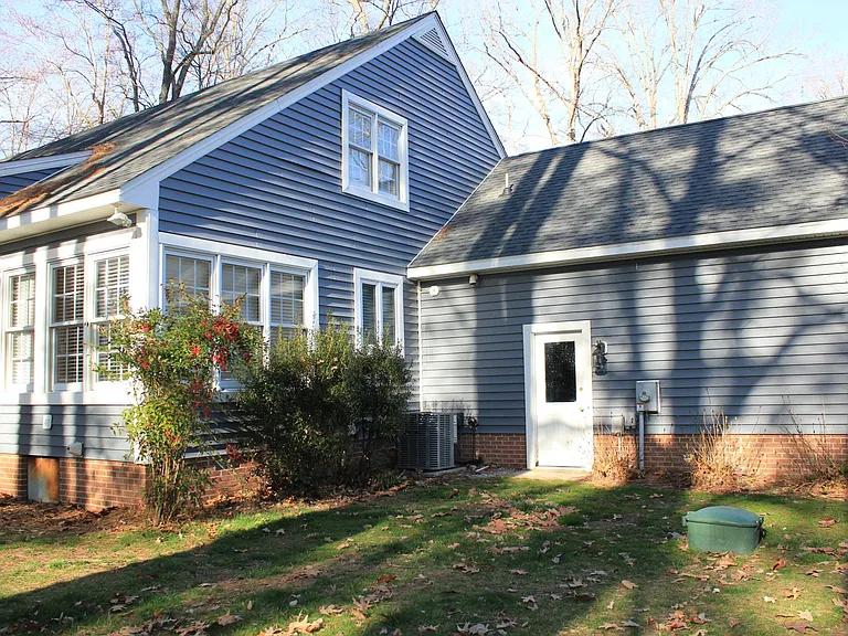 6060 Williamsburg Pkwy — Photo 5