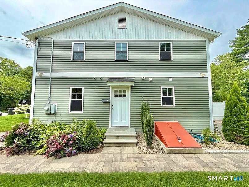 66 Campfield Dr #1