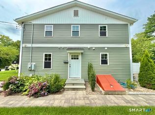 66 Campfield Dr #1, Fairfield, CT 06825