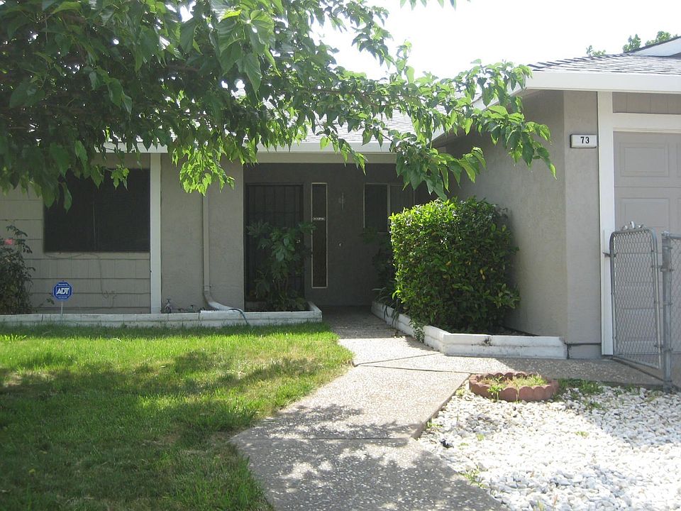 2nd image of 73 Kennelford Cir