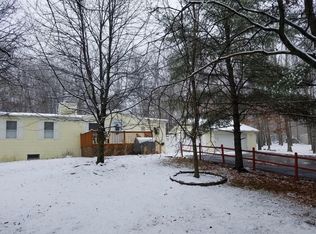 4239 Pine Ridge Dr, Bushkill, PA 18324