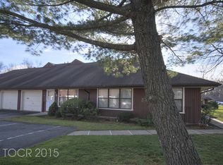 2-2 Tamaron Dr, Waldwick, NJ 07463