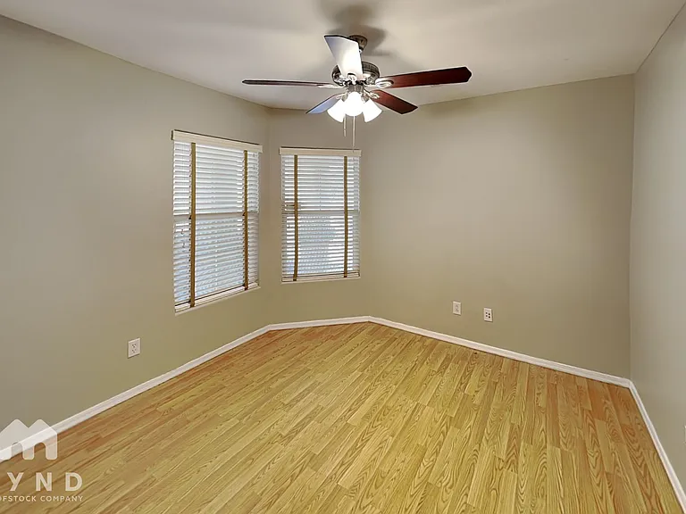 1423 E Poncho Ln — Photo 15