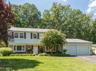 13151 Madonna Ln, Fairfax, VA 22033