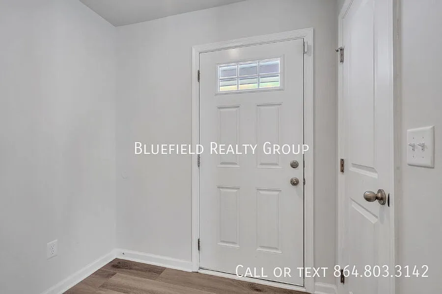 Modern 4 Bedroom, 2.5 Bath Home with Fenced Yard & Open-Concept Living! $1,850/mo rent — Photo 4