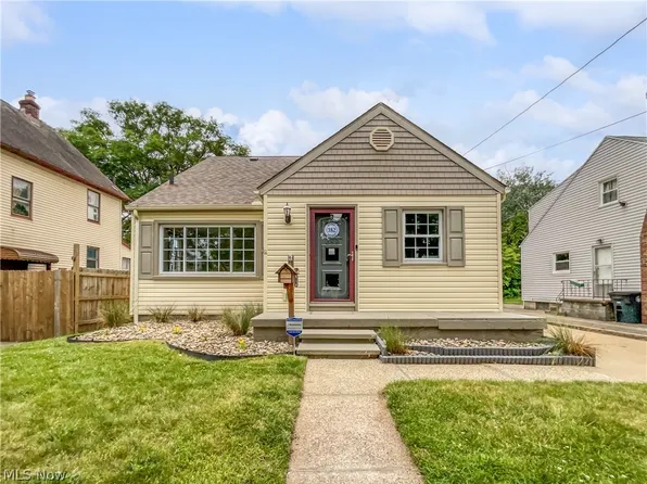 382 Oxford Ave, Akron, OH 44310