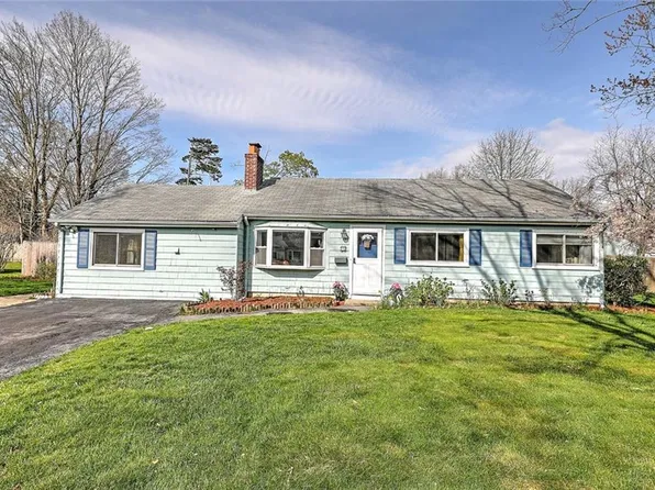 5 Congress Rd, Barrington, RI 02806